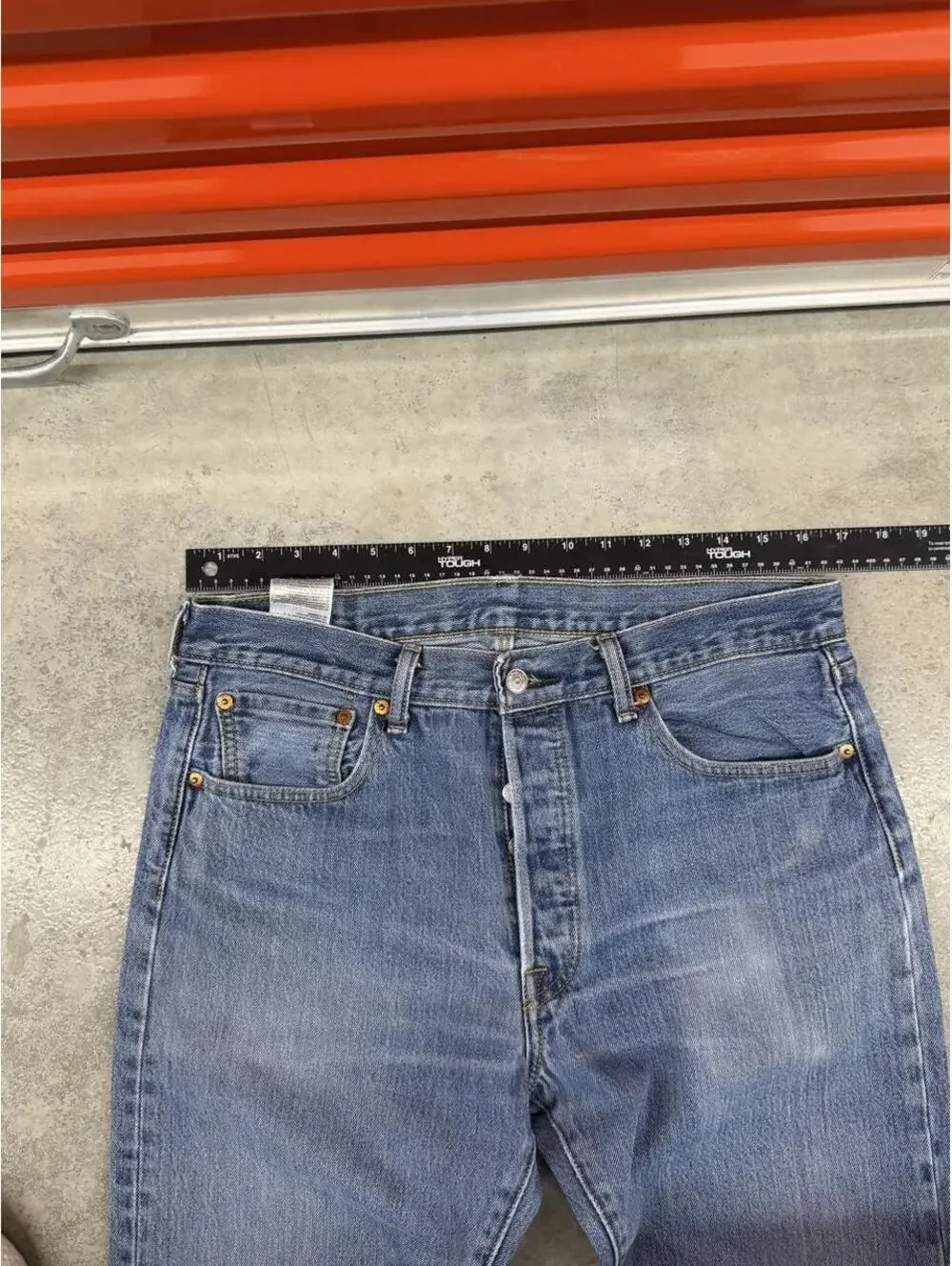 vintage levis 501 faded blue straight fit leg jeans size 34 x 32
